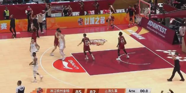 星空体育在线入口-9+3！首秀干翻上海队！中国男篮第一大心脏后卫