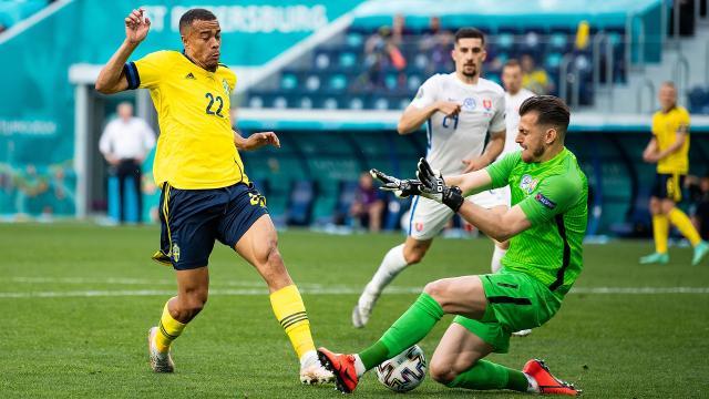 星空体育app下载-瑞典大将：赢在下半场 斯洛伐克主帅：没赢我也满意