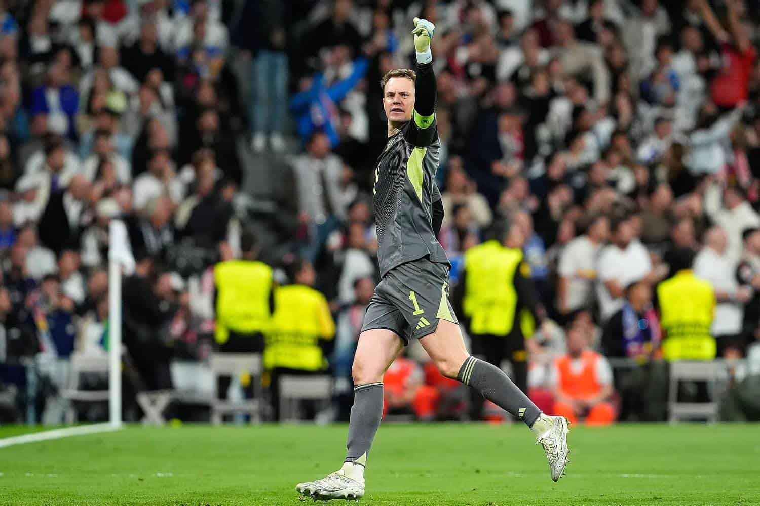 星空体育登录入口-续约？诺伊尔：一切皆有可能，我喜欢与这些队友、教练共事